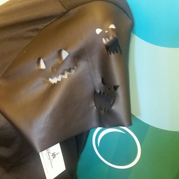 Disney Nightmare Before Christmas top - Picture 2 of 5